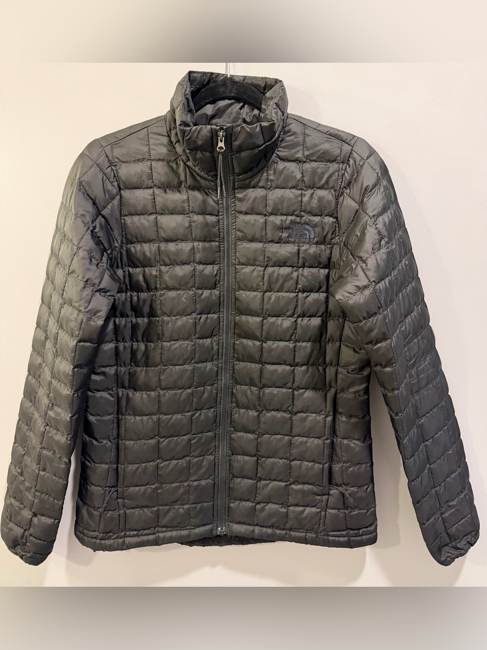 The North Face Women’s ThermoBall Eco Puffer Jacket Black / Dark Grey Size S